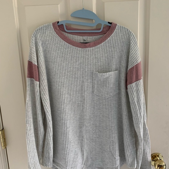 SO Tops - VEUC SO Gray and Pink Long Sleeve Shirt